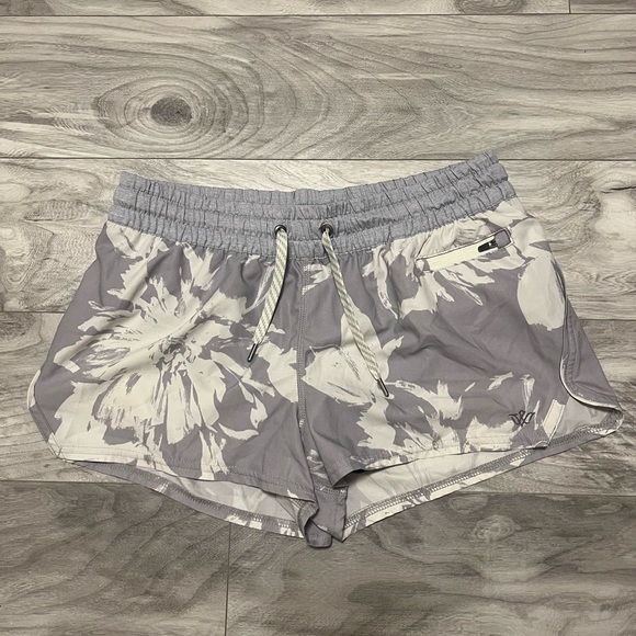 Vuori Pants - Vuori clementine shorts